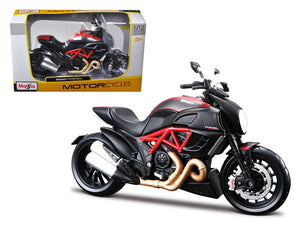PACK OF 2 - Ducati Diavel Red and Carbon 1/12 Diecast Motorcycle Model by Maisto