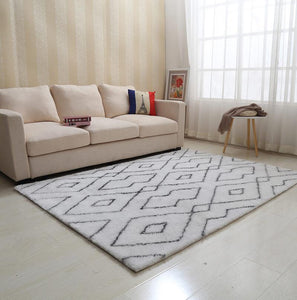 "Aria Collection" Soft Pile Hand Tufted Shag Area Rug  White